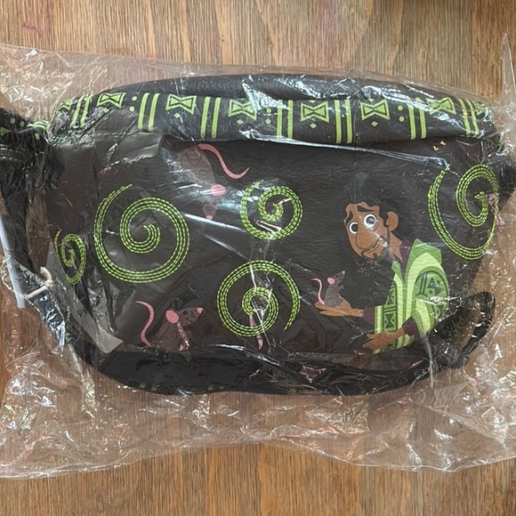 Loungefly Bruno Fannypack NEW - Picture 2 of 3